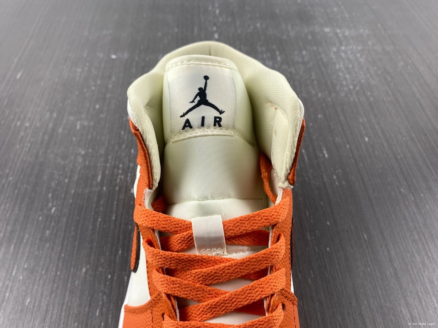 1 SE DV1302-100 Jordan Air Mid Sport Spice 0108